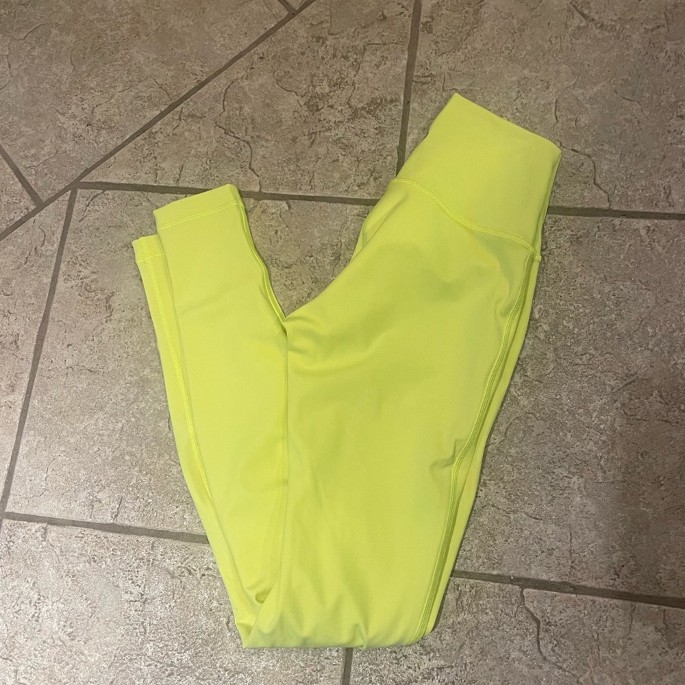 Lululemon Wunder unders size 2 Never worn
